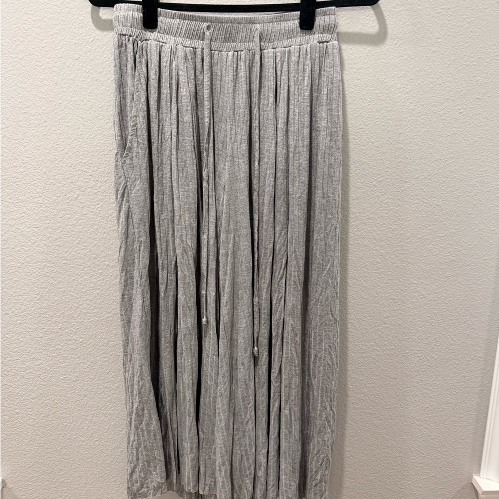 🩶 NWOT POL Gray Lounge Pants w/ Drawstring – Size M/L – Stunning 🩶